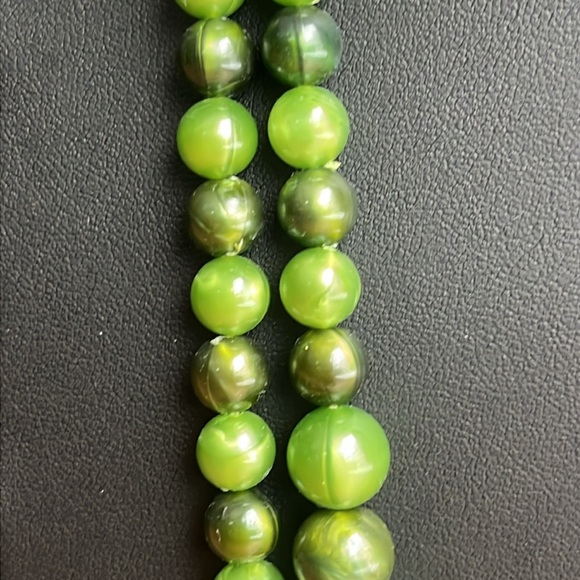 Vintage CORO 2 strand marbled green graduated bead necklace - Picture 3 of 7